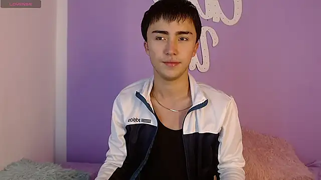 santi-fabulous online show from 12-04-24, 03:53