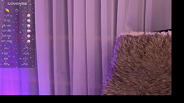 Snapshot of CynthiaWest chatting on 10-17-25, 03:10 CynthiaWest online show from 10-17-25, 03:10