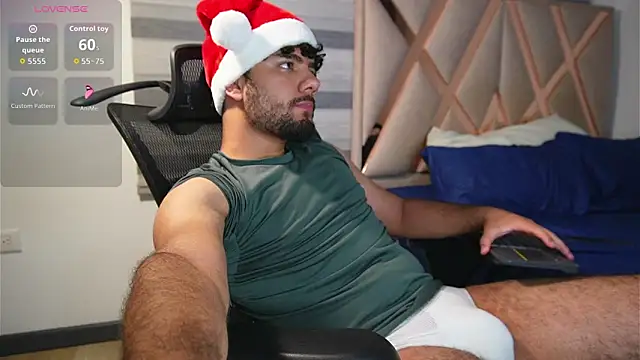 Snapshot of caprywilliams chatting on 12-15-25, 10:48 caprywilliams online show from 12-15-25, 10:48