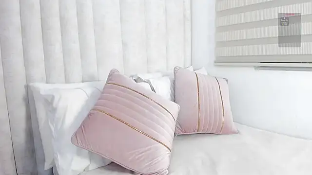 im giselle  online show from 10-10-25, 05:30