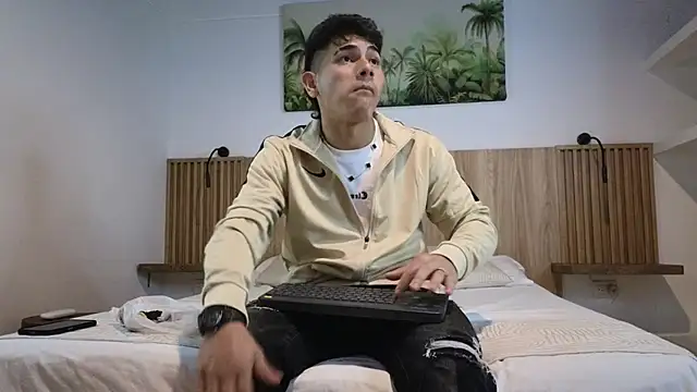 andrew rose  online show from 10-24-25, 11:26