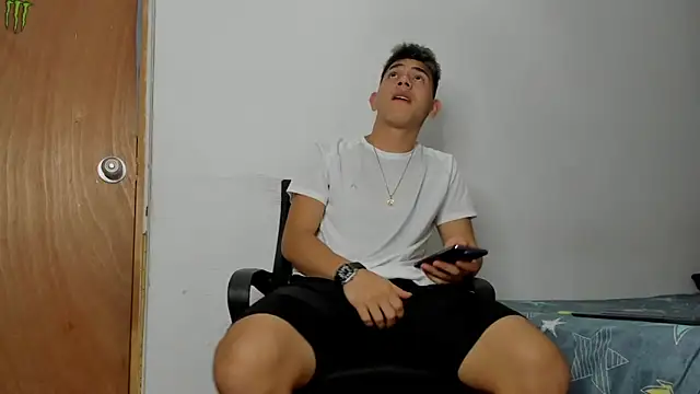 andrew rose  online show from 02-21-26, 01:51