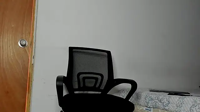 andrew rose  online show from 05-03-26, 04:21