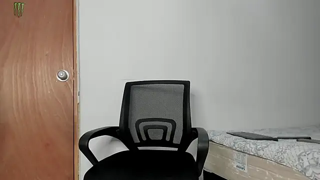 andrew rose  online show from 11-12-25, 11:08