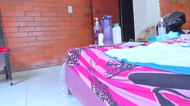 Elianissquirt online show from 03-18-26, 12:08