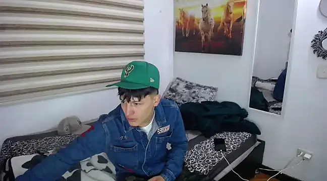 Snapshot of Pharaon_71 chatting on 03-07-25, 06:35 Pharaon 71 online show from 03-07-25, 06:35