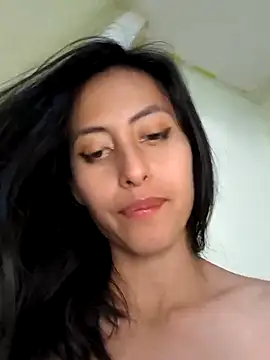 Anahi cake online show from 03-14-25, 03:37