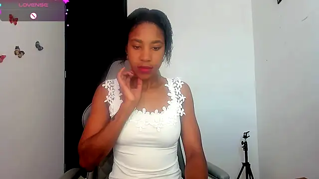 Nala j8 online show from 11-18-25, 02:31