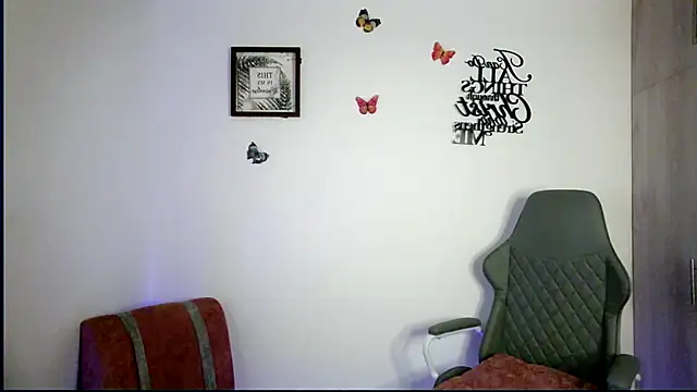 Nala j8 online show from 04-15-26, 07:58