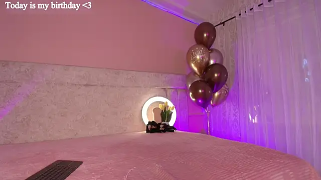 VeronicaMartiin online show from 10-20-25, 04:51