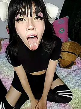 Your-horny-petite online show from 12-21-25, 06:37