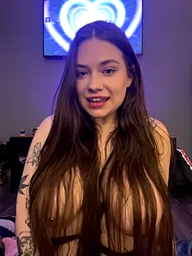 Vikki toriya online show from 11-10-25, 02:27