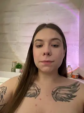 Snapshot of Vikki_toriya chatting on 03-10-25, 06:38 Vikki toriya online show from 03-10-25, 06:38