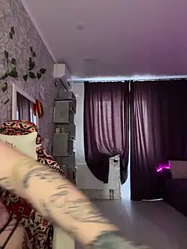 Snapshot of Vikki_toriya chatting on 03-06-25, 01:14 Vikki toriya online show from 03-06-25, 01:14