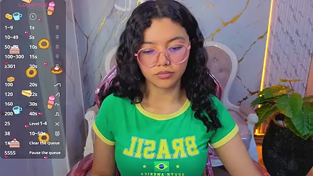 victoria castillo b online show from 03-25-26, 07:46