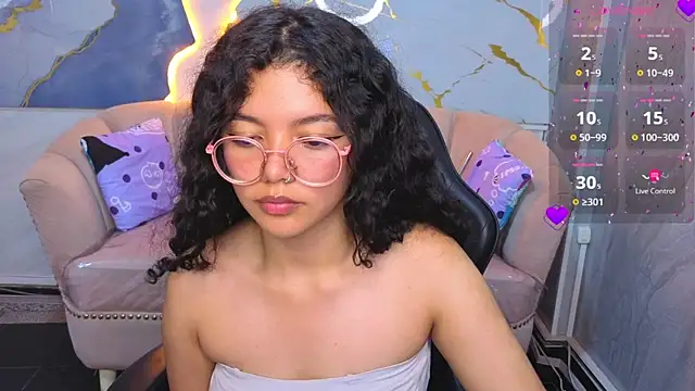 victoria castillo b online show from 04-12-26, 07:55