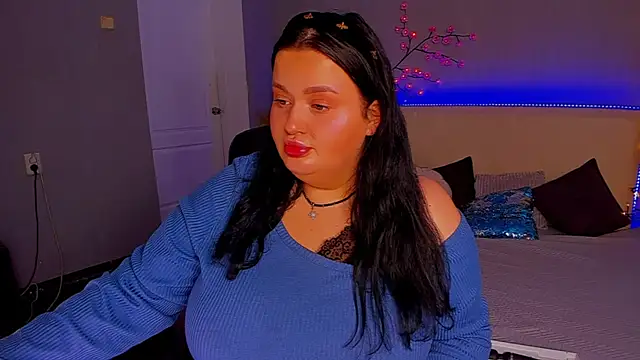 MonaSteele online show from 11-26-25, 01:11