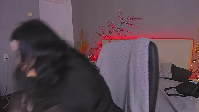 MonaSteele online show from 10-31-25, 04:47