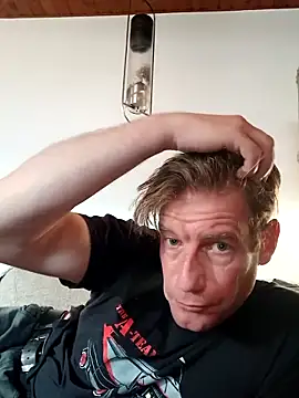 MArciQuarky online show from 02-18-25, 03:31