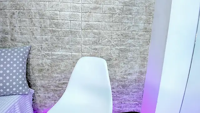 bonnie-love online show from 12-17-25, 08:03