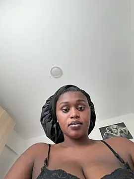 Snapshot of Lafaye19 chatting on 02-16-26, 09:30 Lafaye19 online show from 02-16-26, 09:30