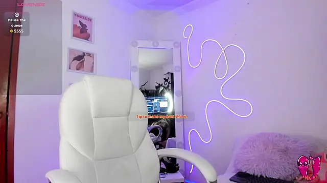 JulietaBomGV online show from 10-29-25, 06:23