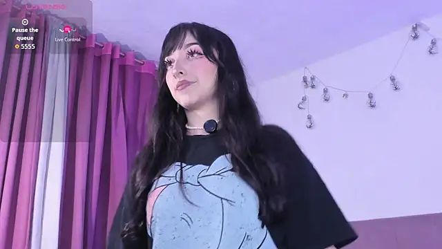 Snapshot of v1cky_ chatting on 11-19-25, 12:21 v1cky online show from 11-19-25, 12:21