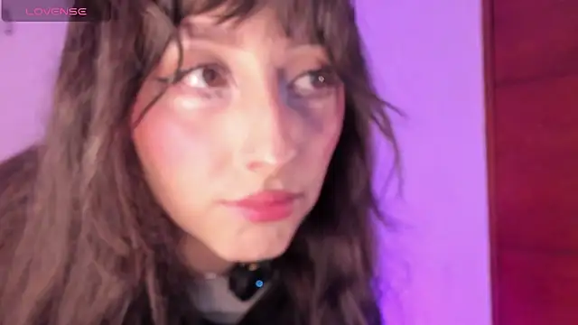 Snapshot of v1cky_ chatting on 02-15-26, 12:00 v1cky online show from 02-15-26, 12:00