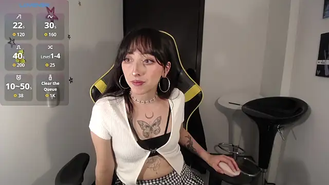 Snapshot of v1cky_ chatting on 10-12-25, 11:17 v1cky online show from 10-12-25, 11:17