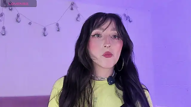 Snapshot of v1cky_ chatting on 02-13-26, 10:21 v1cky online show from 02-13-26, 10:21