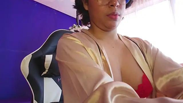 Emmapark  online show from 02-14-26, 06:41