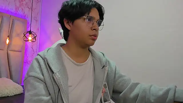 Emmapark  online show from 03-11-25, 07:25