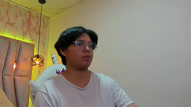 Emmapark  online show from 03-13-25, 07:06