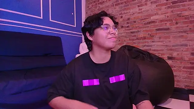 Emmapark  online show from 11-16-25, 06:56