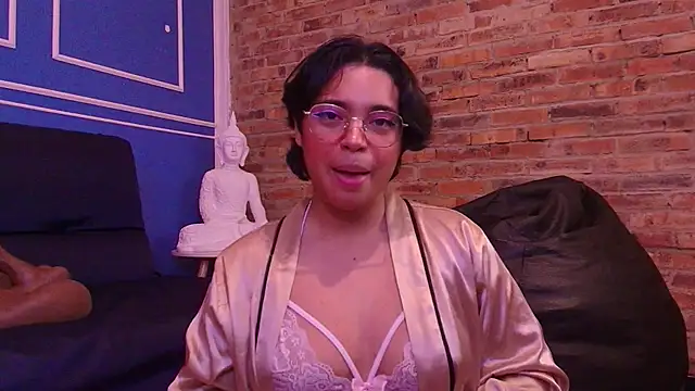 Emmapark  online show from 12-17-25, 07:08