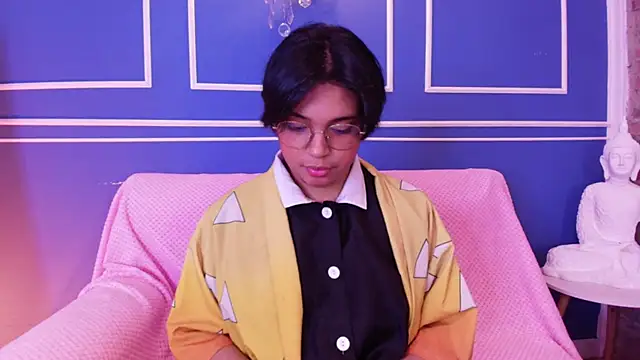 Emmapark  online show from 10-31-25, 02:08