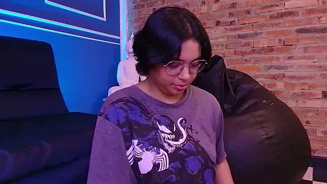 Emmapark  online show from 01-18-26, 04:10