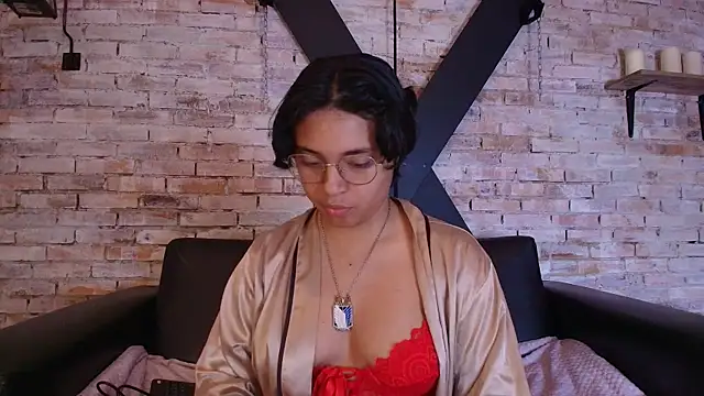 Emmapark  online show from 12-14-25, 02:33