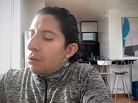 littlelatinhunter online show from 05-26-26, 02:15