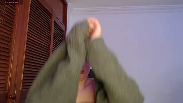 sofiaduque 26 online show from 11-17-25, 08:35