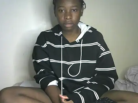 Novah  online show from 04-23-26, 03:35