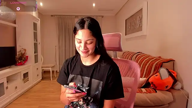 bella apont online show from 10-10-25, 11:27