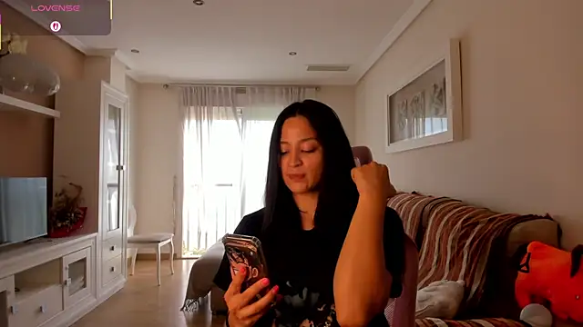 bella apont online show from 10-13-25, 03:13