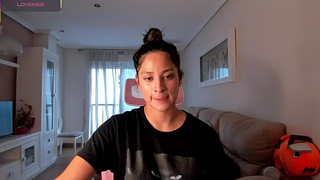 bella apont online show from 10-12-25, 05:03
