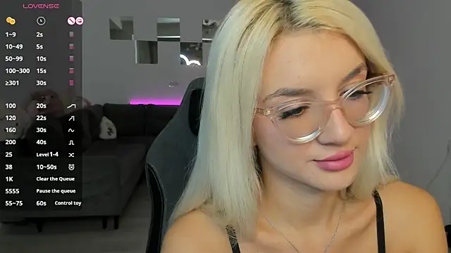 LovelyBianca online show from 10-08-25, 11:05