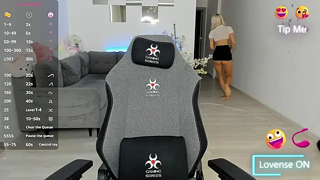 LovelyBianca online show from 10-17-25, 07:15