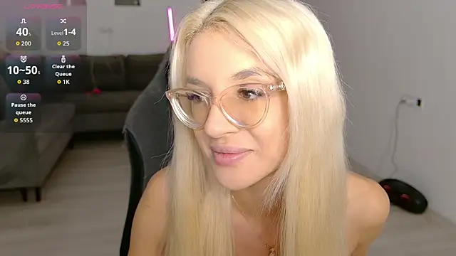 Snapshot of LovelyBianca chatting on 06-21-26, 08:25 LovelyBianca online show from 06-21-26, 08:25