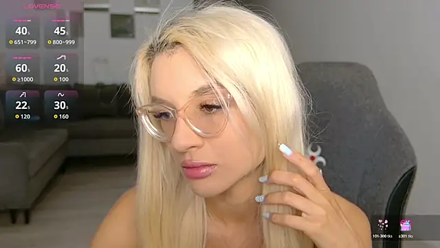 Snapshot of LovelyBianca chatting on 07-19-26, 07:43 LovelyBianca online show from 07-19-26, 07:43