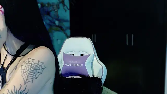 Madison Jackson online show from 11-15-25, 09:52