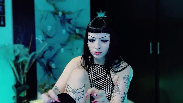 Madison Jackson online show from 11-26-25, 09:59